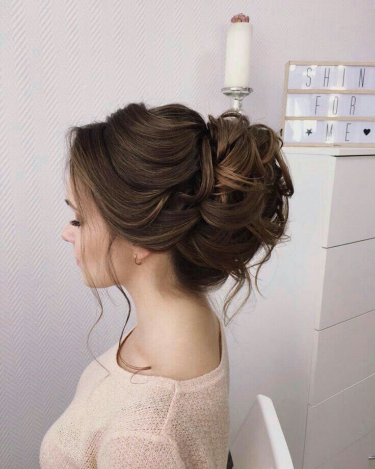 https://voguehairstyle.com/prom-hairstyles/