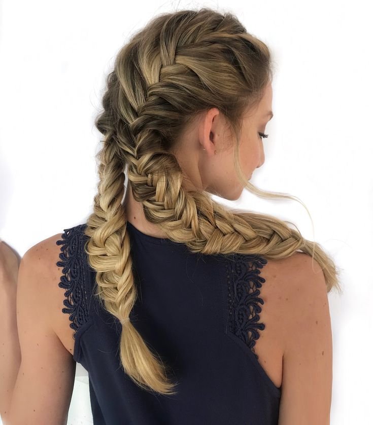 https://voguehairstyle.com/prom-hairstyles/