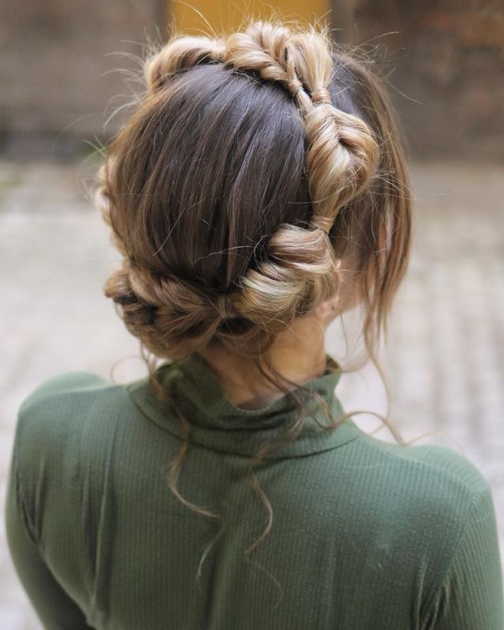 https://voguehairstyle.com/50-easter-hairstyles/