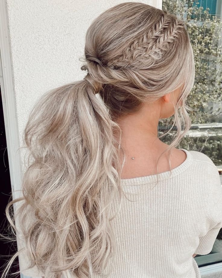 https://voguehairstyle.com/prom-hairstyles/