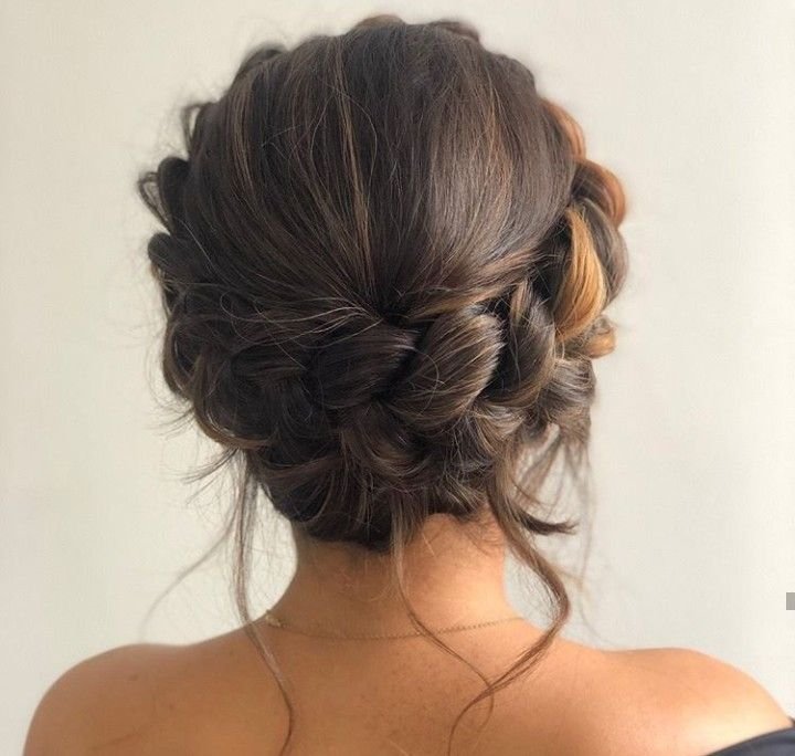 https://voguehairstyle.com/prom-hairstyles/