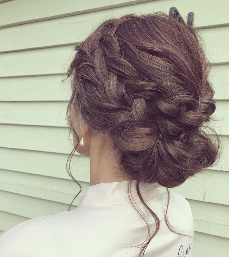 https://voguehairstyle.com/prom-hairstyles/