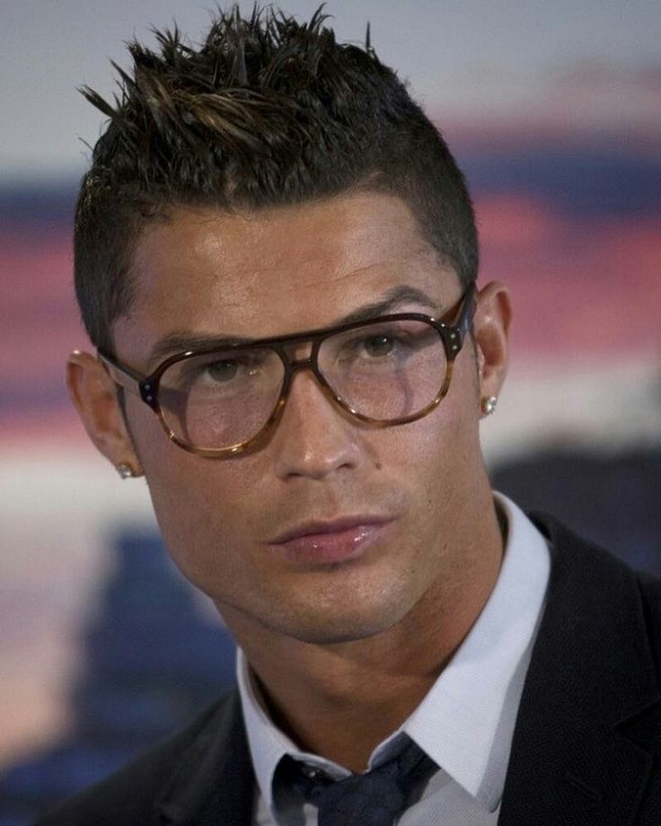 https://voguehairstyle.com/cristiano-ronaldo-hairstyle/