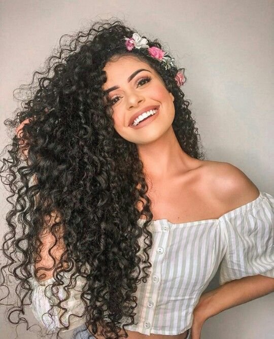 https://voguehairstyle.com/prom-hairstyles/